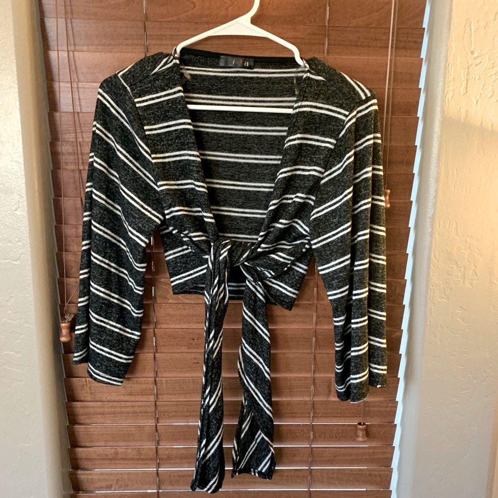 Cropped Long Sleeve Tie Front Top Gray With White Stripes